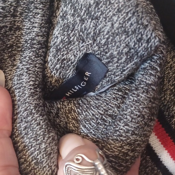 NIB Unisex Tommy Hilfiger Scarf & Hat Set - Picture 3 of 5